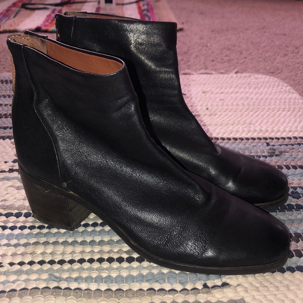 Lucky brand ankle booties with stacked heel